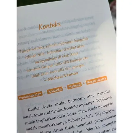 Buku The First Minute oleh Chris Fenning