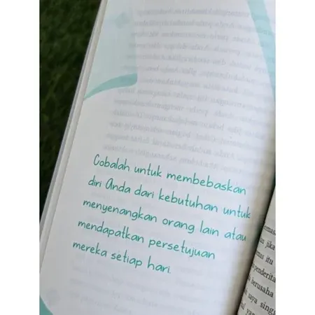Buku Overcoming Anxiety (Berdamai dengan Rasa Cemas Untuk Hidup yang Lebih Tenang dan Bahagia) oleh Dr. Tim Cantopher