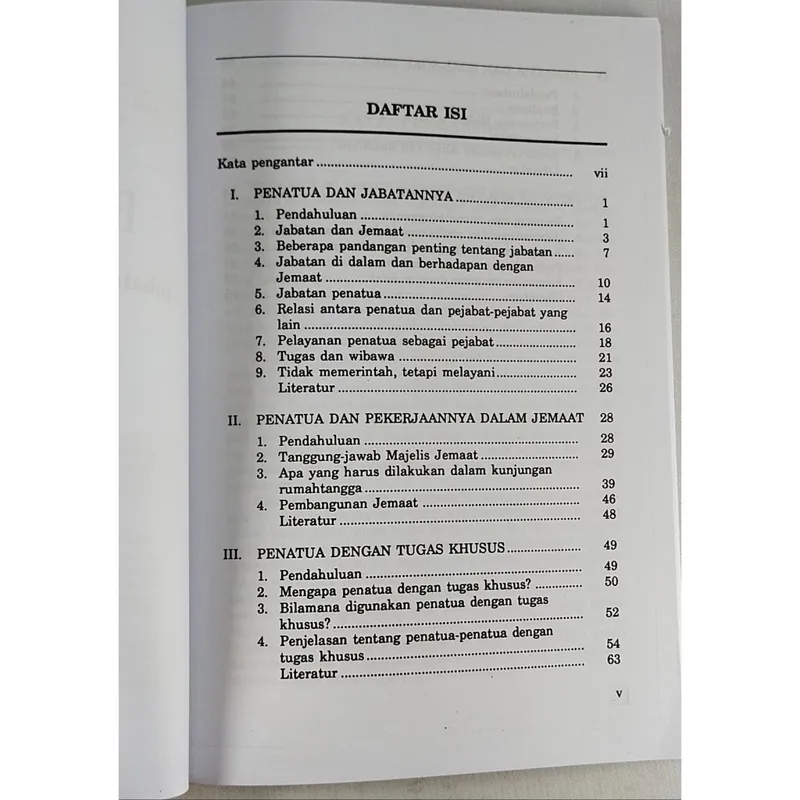 Buku Penatua Jabatan dan Pekerjaannya oleh J. L. Ch. Abineno 